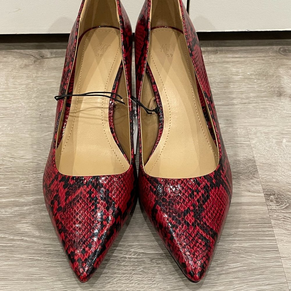 H&M Red Faux Alligator Pumps